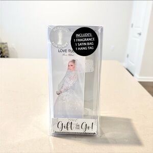Paris Hilton Gift on the Go Set - White